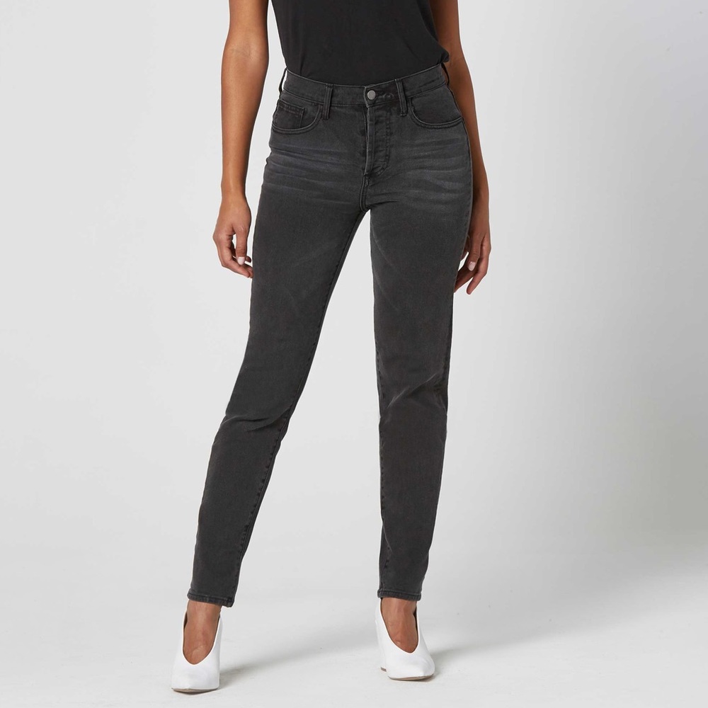 NEW Vintage Wash High Rise Jeans In Faded Black